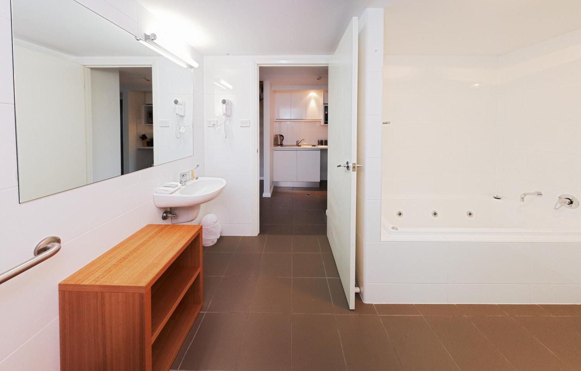 Charlestown Executive Apartments Newcastle Bagian luar foto